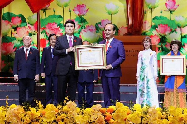 Lễ trao tặng danh hiệu Anh hùng Lao động cho ông Nguyễn Việt Cường – Chủ tịch HĐQT Tập đoàn Phú Cường