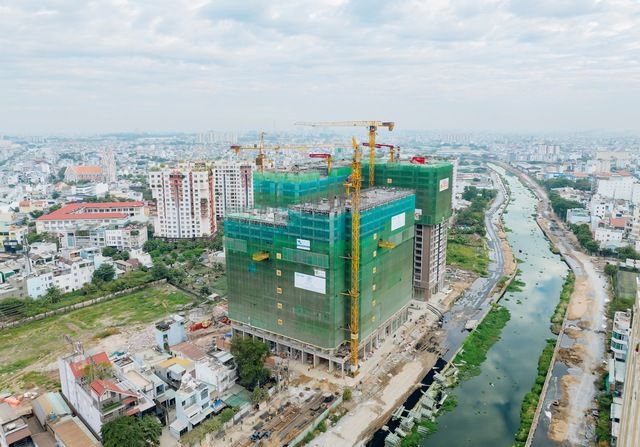 Tập đoàn Phú Cường cất nóc dự án nhà ở cho lực lượng vũ trang Công an Nhân dân tại TP. Hồ Chí Minh